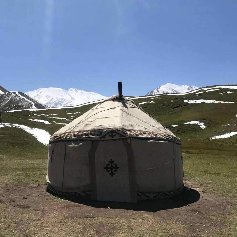 Hotel Yurt Camp Lenin Peak à Kara-Kavak Extérieur photo