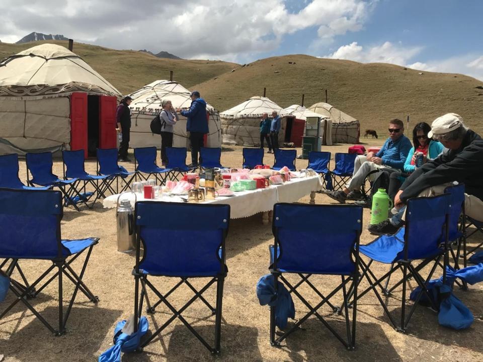 Hotel Yurt Camp Lenin Peak à Kara-Kavak Extérieur photo